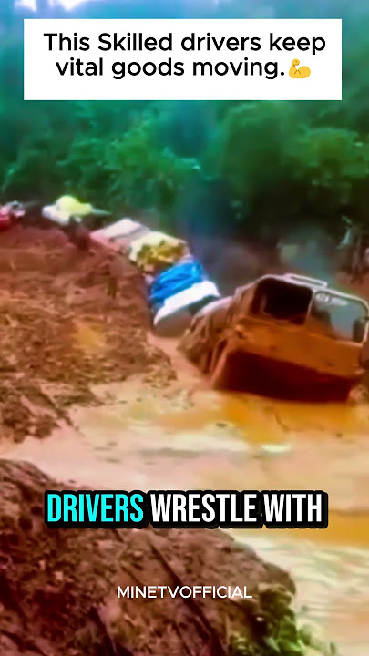 “One Wrong Move and It’s Over!'' 🌊🚛 ##DangerousRoads #FloodedRoad #TruckLife #shorts