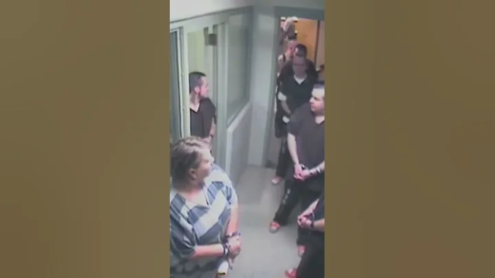 Watch as Inmate ESCAPES COURTHOUSE UNNOTICED | Court Cam | A&E #shorts - DayDayNews