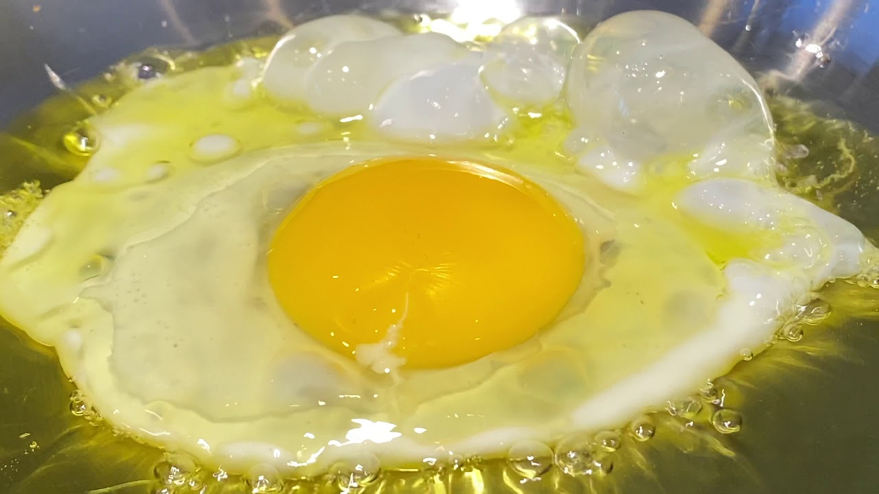 Olive Oil–Basted Fried Eggs Recipe