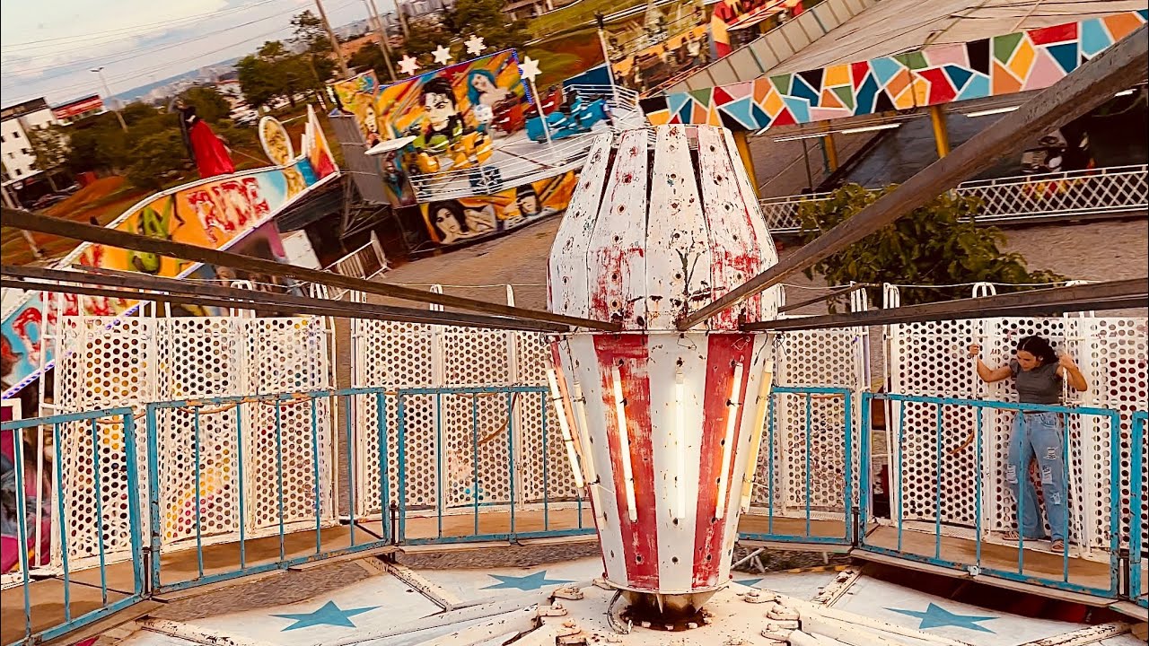 BRINQUEDO CLÁSSICO DOS PARQUES DE DIVERSÕES: ROTOR NO HAPPY PLAY PARK ...