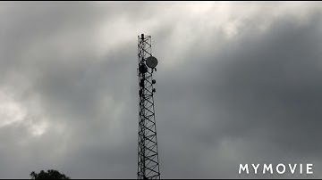 A small tower with a dual strobe