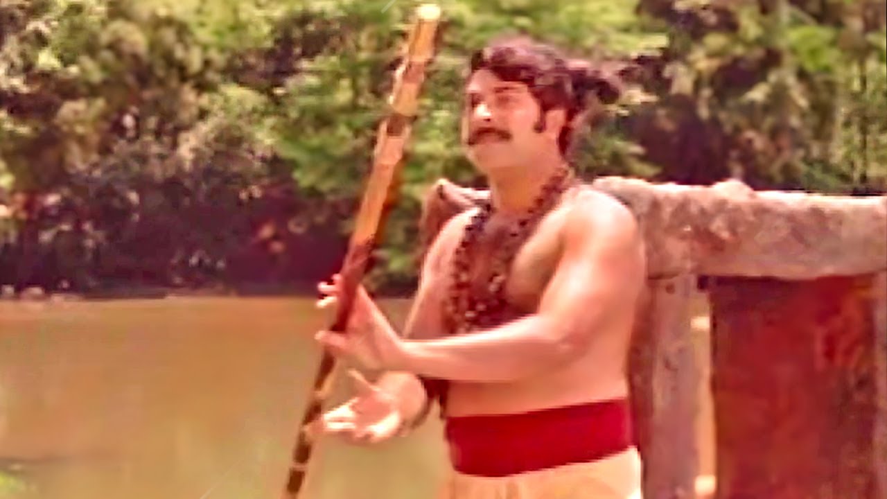 "മമ്മൂട്ടിയുടെ  ആവേശം കൊള്ളിക്കുന്ന ആക്ഷൻ രംഗം.." |  Mammootty | Elavamkodu Desam