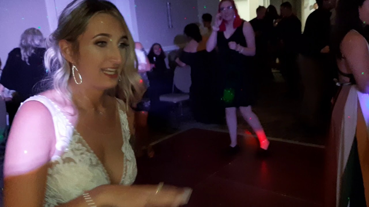 Daytona Bouquet Toss / Garter Placement