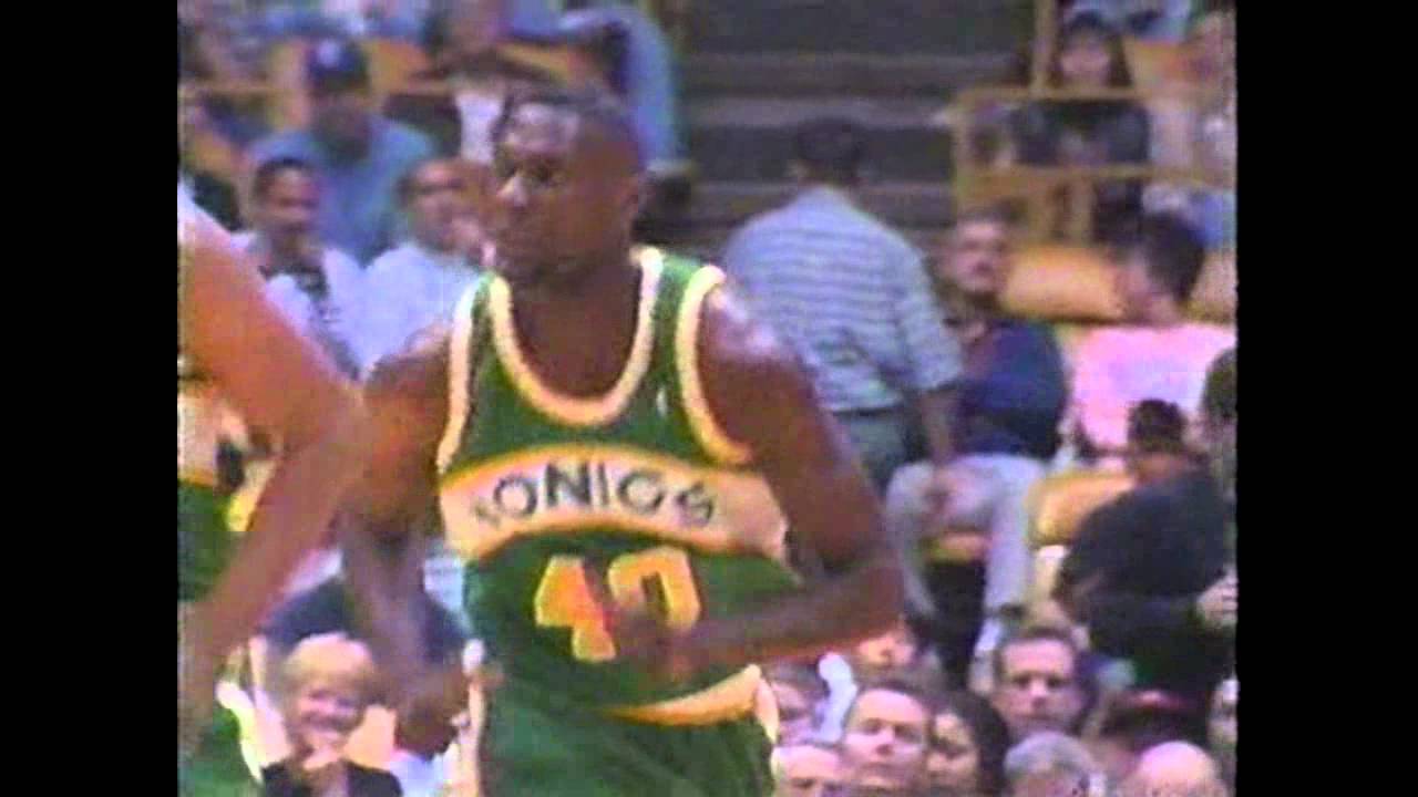 Shawn Kemp Sonics at Lakers 2/15/95 (missed a Tomahawk on Bowie