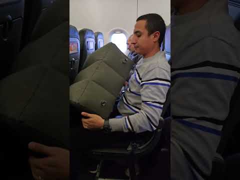 إزاي خل ينا كرسي الطيارة يتحول لسرير في ثواني سفر راحة في الطيارة بيزنس كلاس بأقل تكلفة