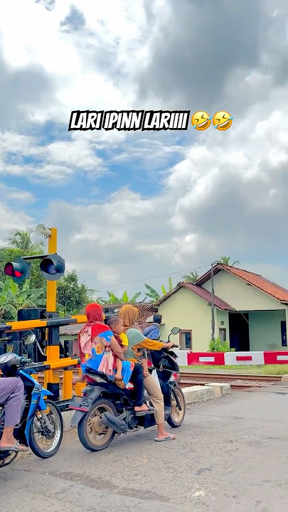 Mas Basman Ngapain Lari🤣 Perlintasan Kereta Api Bagelen, Purworedjo
