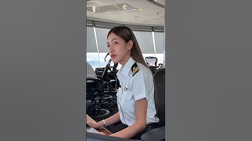 How many times is the plane checked before take off ( Plane checked by staff )