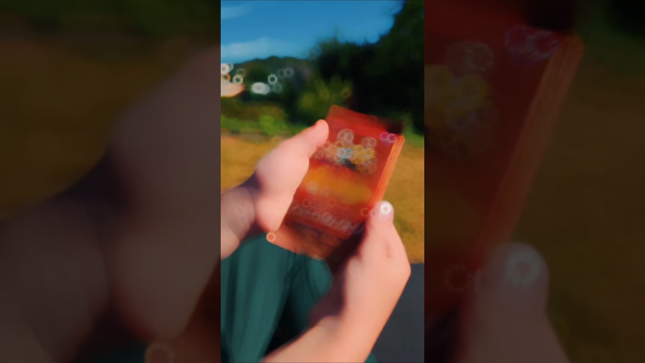 WATCH: Opening football trading cards! 🔥 What did we pull? ⚽