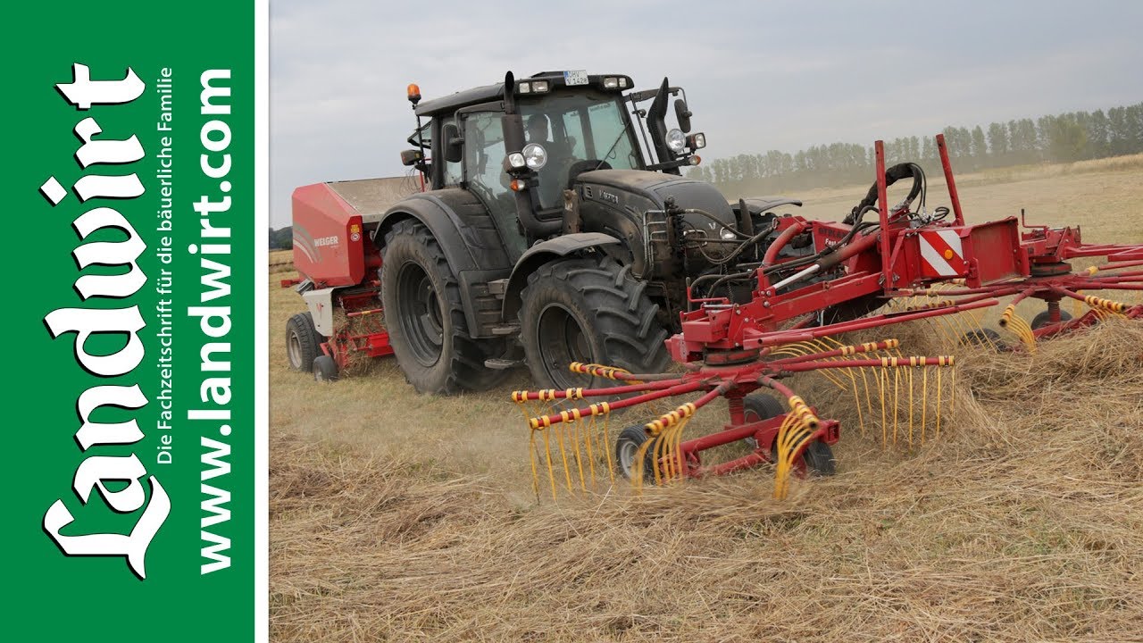 Fendt 108S mit Krone Swadro 1201A beim Heu schwaden.