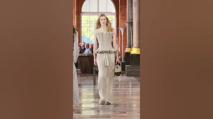 #LVSS26 #LouisVuitton #NicolasGhesquiere