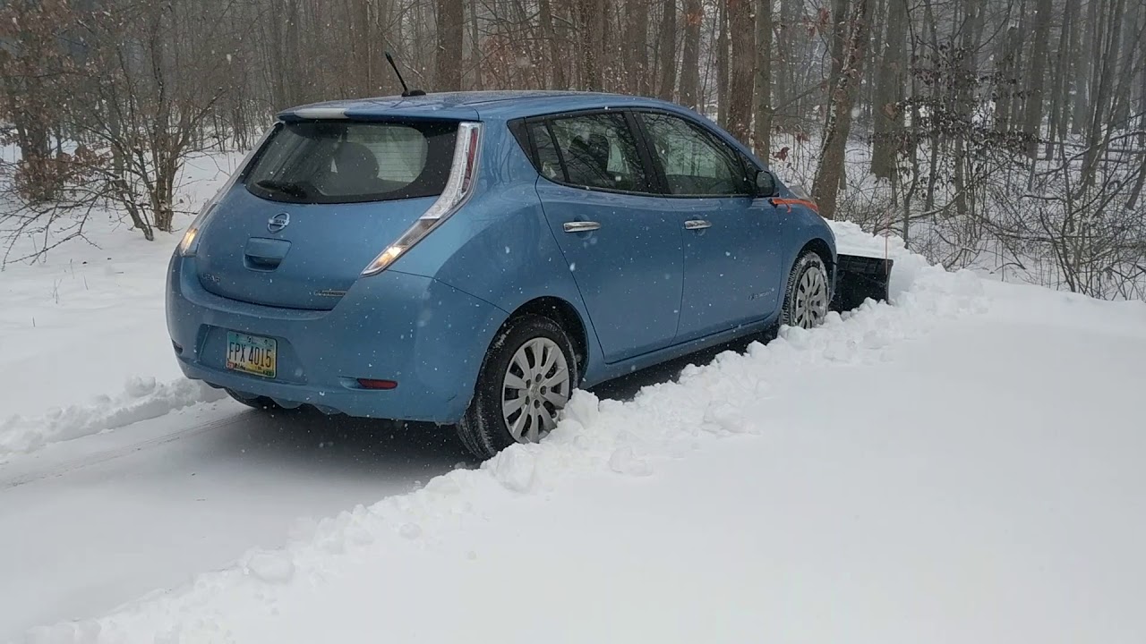 Nordic auto plow review with Nissan LEAF. EV plowing! YouTube