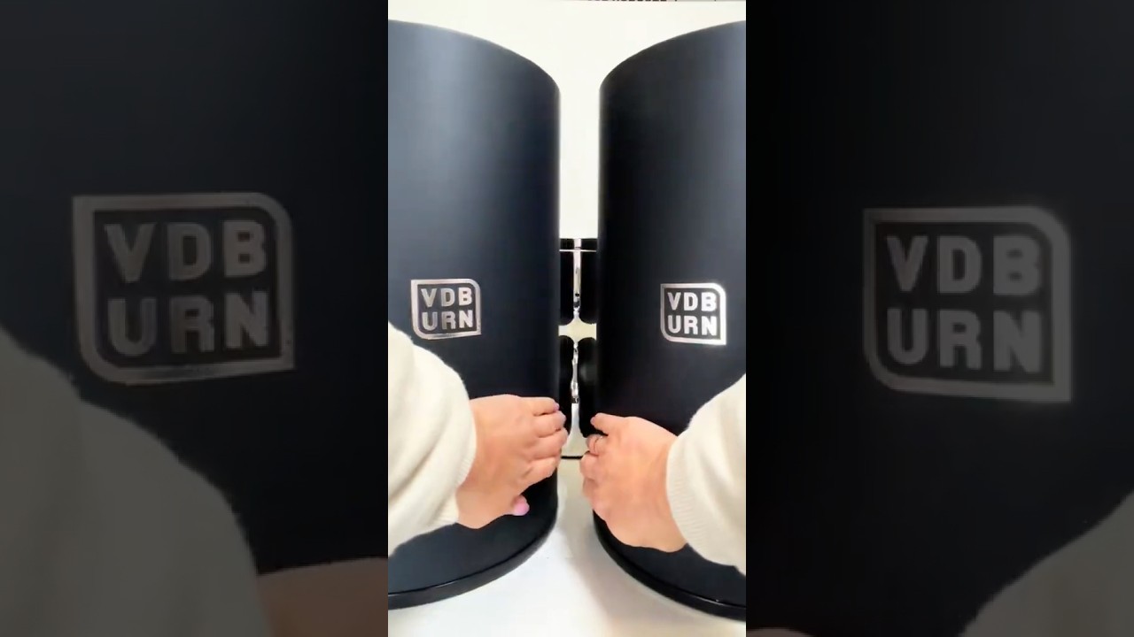 Unikatowa urna pogrzebowa w kolorze srebrnym z powłoką lustrzaną 