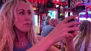 brandi love 🌭🍟🍰🍫🌮🍾🍾