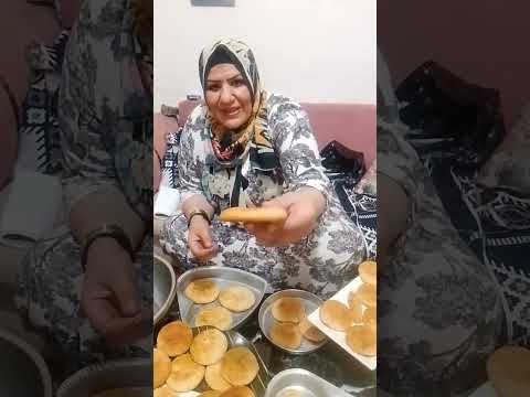 جوعنين موت بس شويه قرص طريه اخر الشهر والطريقه تجنن اه ياني يامه الله يرحمك يا غاليه