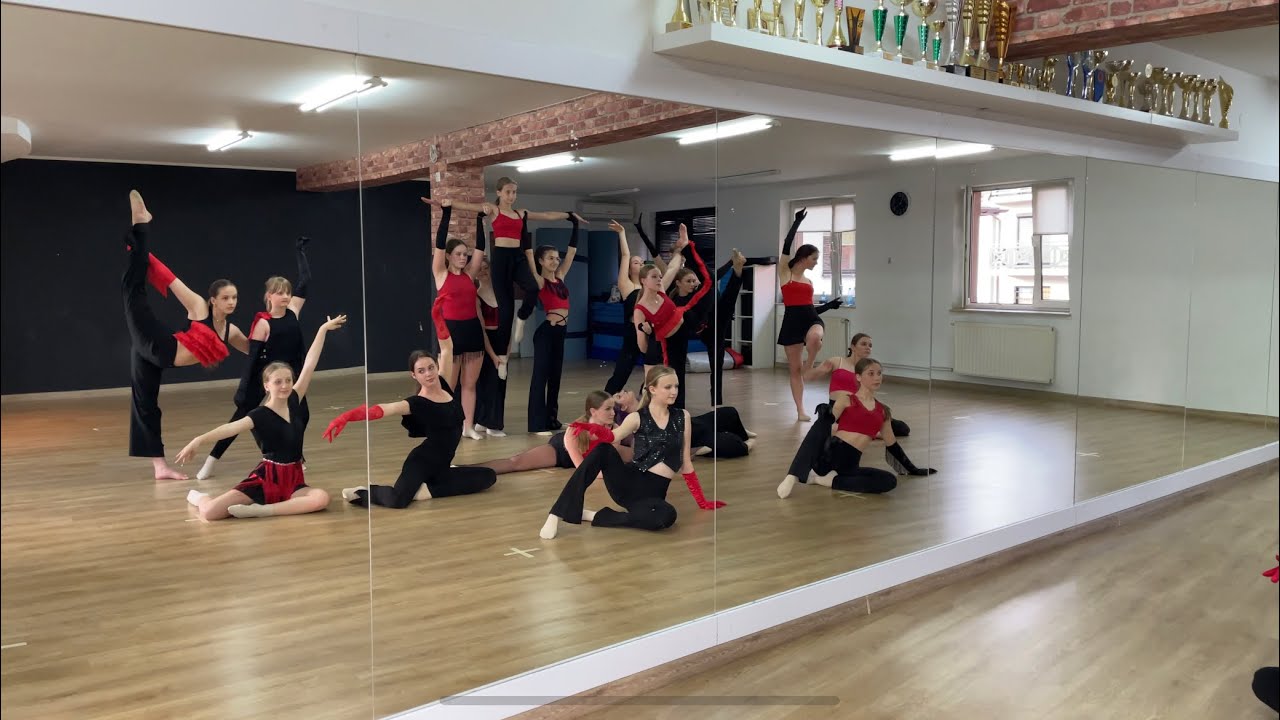 SHOW ME HOW YOU BURLESQUE  - dance choreo