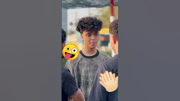 صاحبك لما يجي في اخر الشكله ناصر الجن 