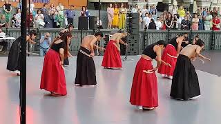 Танцевальный коллектив из Чили в рамках программы «Чеховский фестиваль на улицах Москвы»