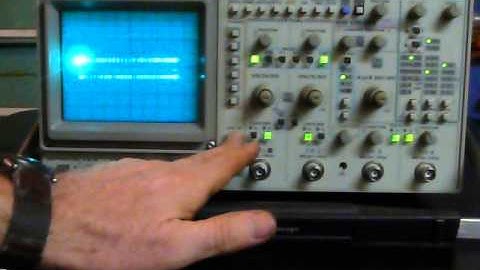 Tektronix 2252 Oscilloscope 100 MHz