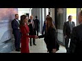 Saludo de la reina Letizia a los directivos del Instituto Cervantes