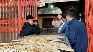 The famous 100-year-old Iranian breadbest Iranian street food