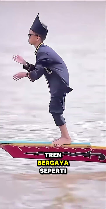 Joget Anak Kecil di Ujung Perahu Ini Bikin Geger! #Shorts #Viral #LombaPerahu
