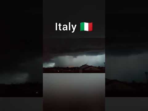🇮🇹Unusual Clouds Form Over Codroipo, Friuli Venezia Giulia #italy #clouds #friuliveneziagiulia