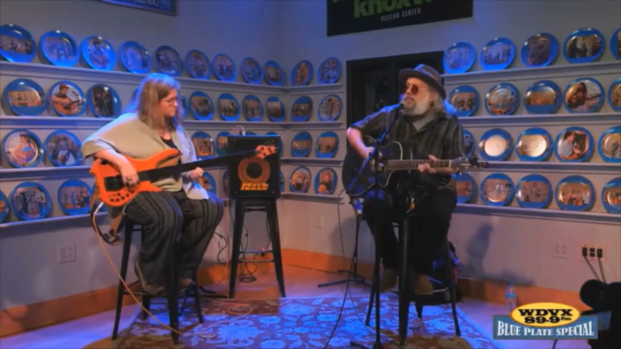 YouTube पर Soul-R Fusion - Free  (Live Performance Video ) देखें