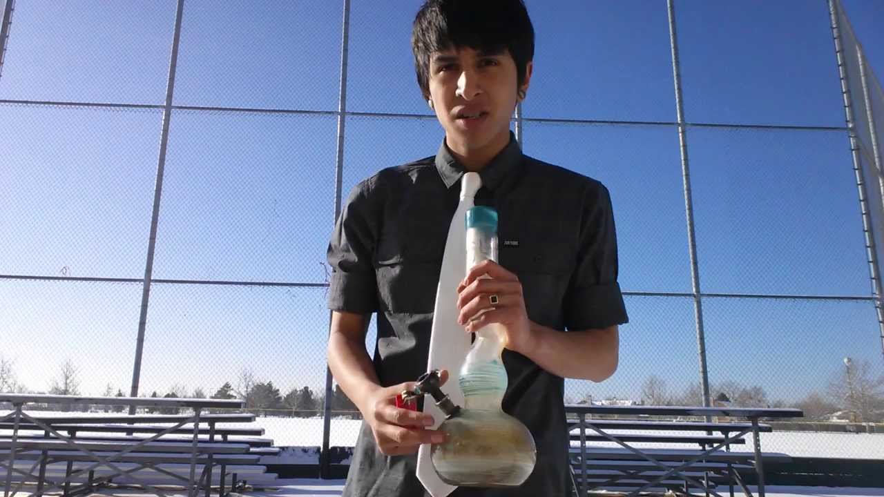 Smoking Weed Taking Bong Rips In The Snow - YouTube
