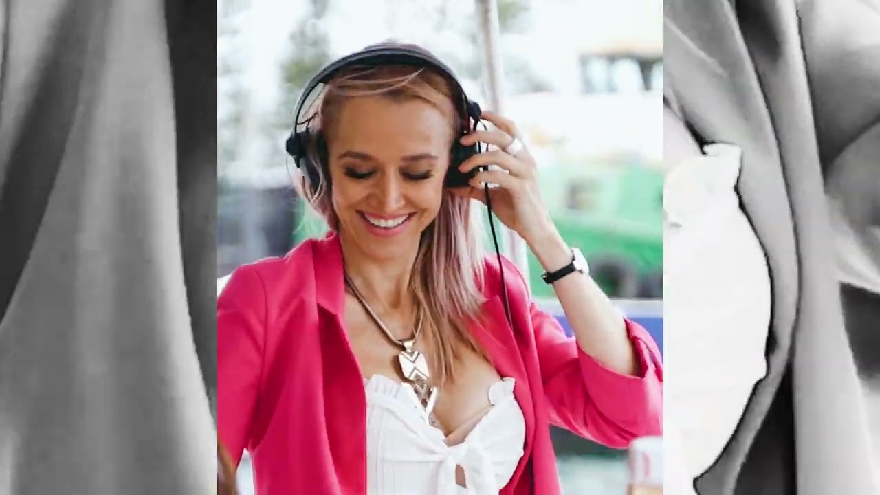 Celebrate your Hen's Party on the water, on the cutest boat that ever did float!