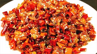 厨师长教你火爆四川自贡特色菜冷吃兔的做法，方法独特，麻辣干香，回味无穷！