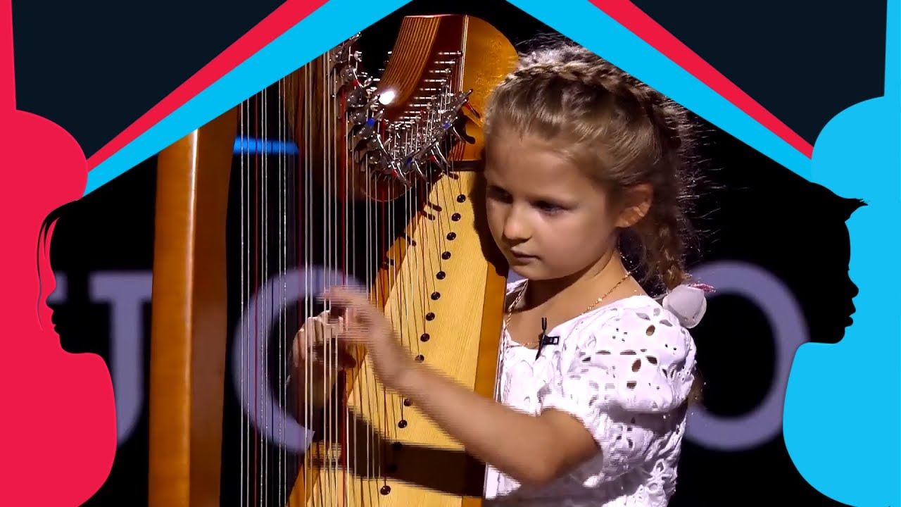 Virtuosos V4+ | 6 year-old talent plays Tschaikovsky's Nutcracker on harp like a pro (HUN + ENG sub)