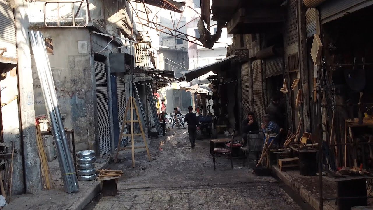 شاهد | جولة خاصة في السوق القديم بمدينة جسر الشغور بإدلب