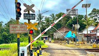 UNIK! Perlintasan Kereta Api Kalicerung Banyuwangi, Jawa Timur