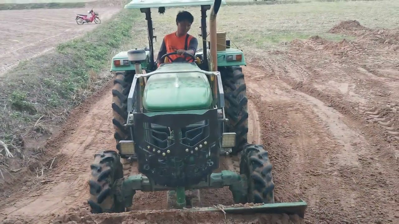 รถไถ่จอห์น​เดียร์​5040D💥ขับโดยช่างภู​ | BRAVE​ Excavator​