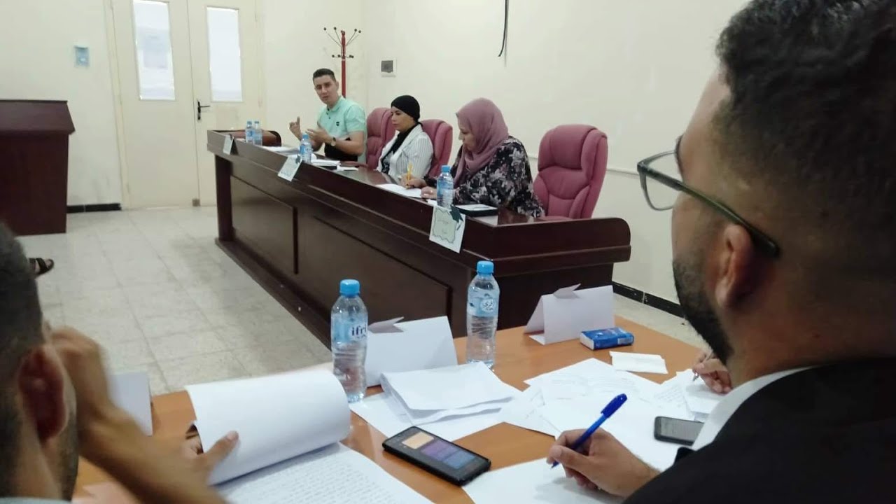 مناقشة مذكرة تخرج طور الماستر تخصص قانون النشاطات البحرية و المينائية/ كلية الحقوق جامعة سكيكدة