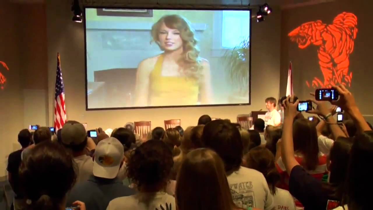 A Hug From Taylor Swift Part 3