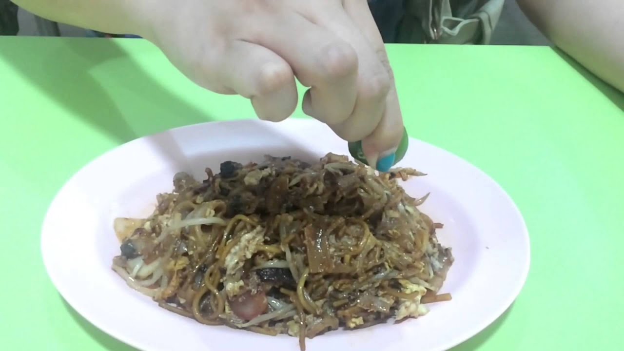 HungryGoWhere eats at Amoy Street Food Centre - YouTube