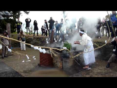西川名厳島神社の湯立て神事（館山市）