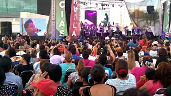 niña mujer LOS ANGELES AZULES en vivo desde plaza mayor de torreon coahuila