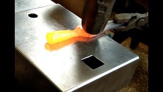 GS Tongs - Forging a Socketed Spear Point
