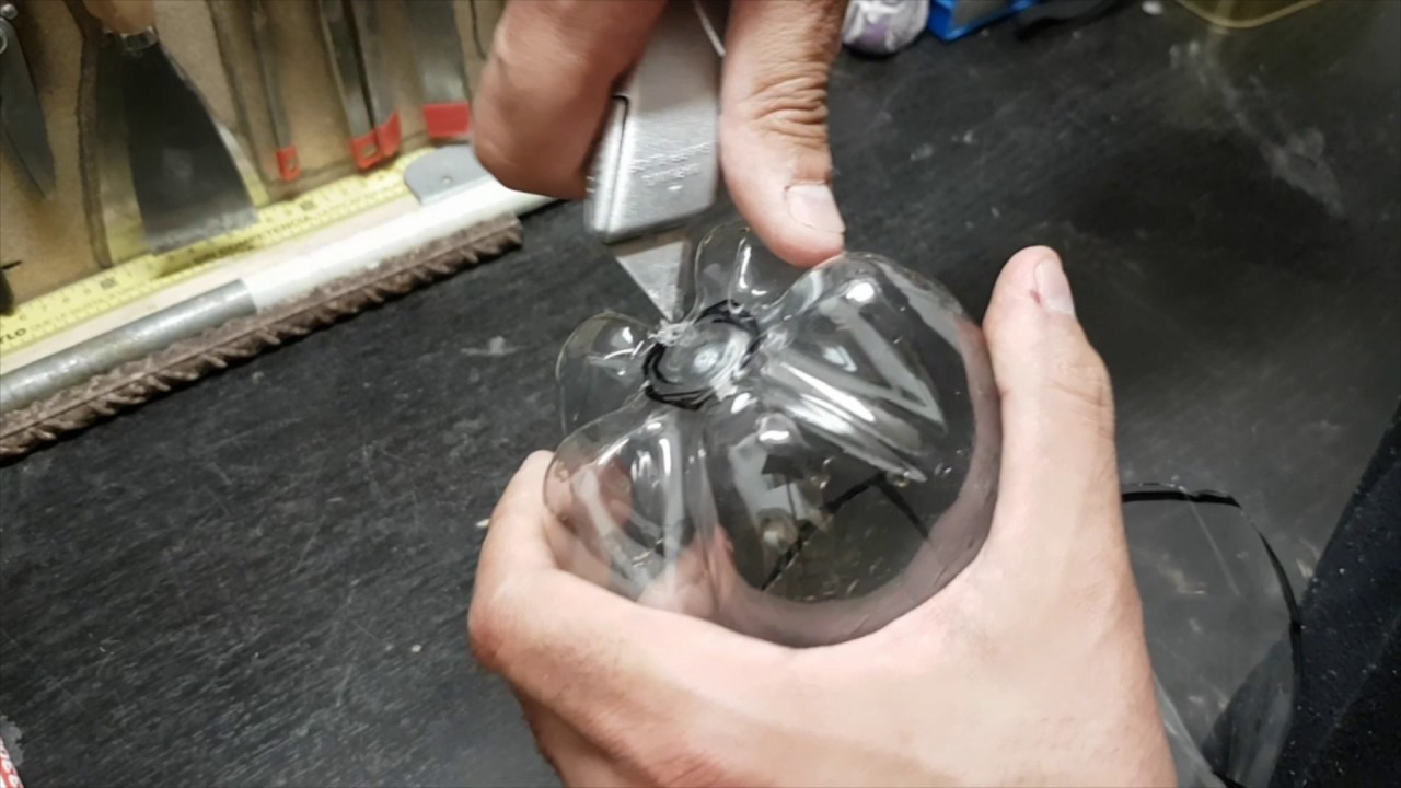 Cómo Hacer un Espantapájaros con una Botella. How To Make a Scarecrow with a Bottle.