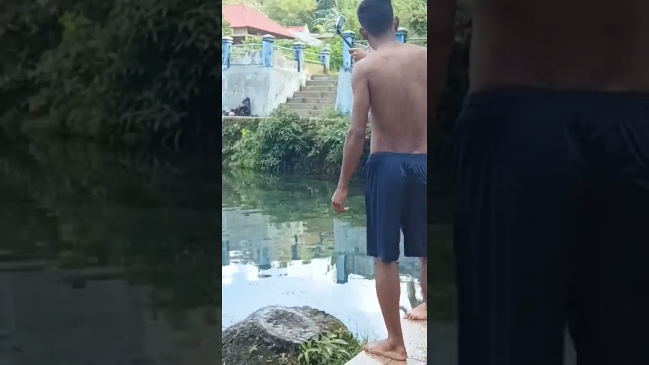 permandian liabuku dekat jalan raya