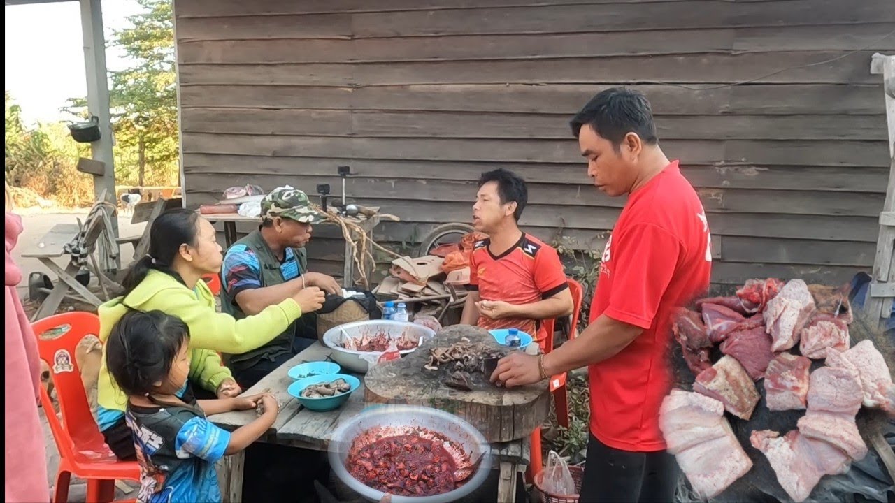 กินลาบเลือดหมูป่า