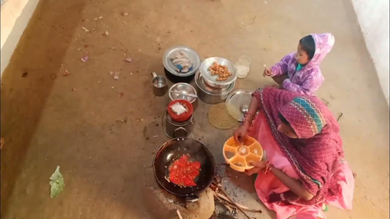 soybean badi ki recipe savan badi sabji banaa rahe hain chulhe per