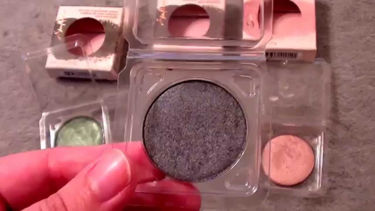 SheaMoisture Wet/Dry Eyeshadow REVIEW - YouTube