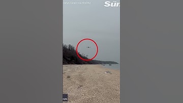 Plane makes emergency crash lading on Long Island beach #shorts ✈️