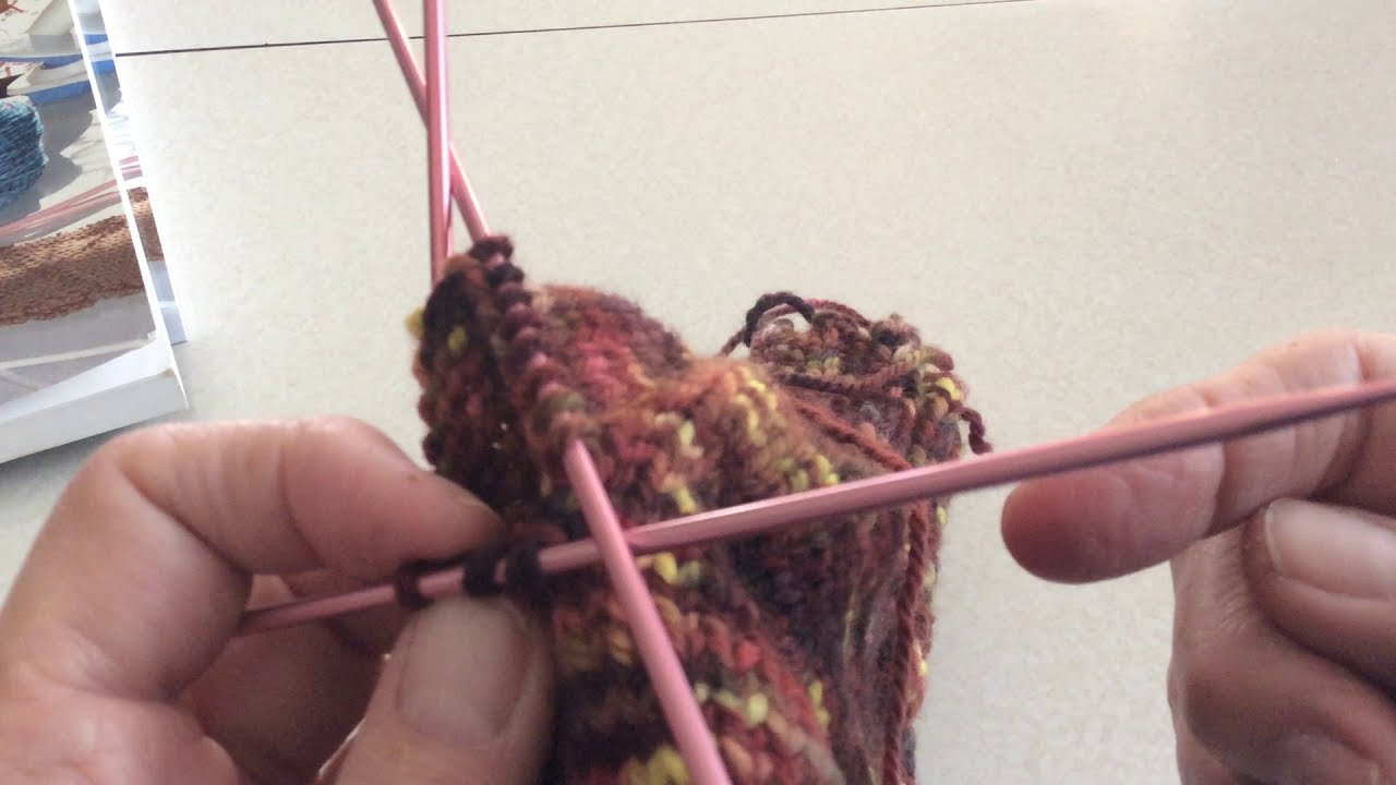 4 knitting mitts continued, using double pointed needles and the