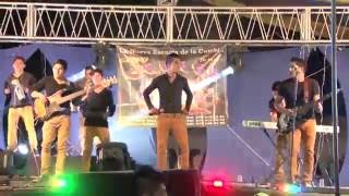 Video thumbnail of "Grupo Chavos MX  Cumbia Esmeralda"