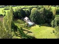 Visite d’un gîte en Normandie dans l’Orne, en vue aérienne par drone