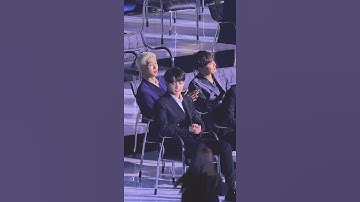 This is my first time seeing Jungkook look at a girl that way😳